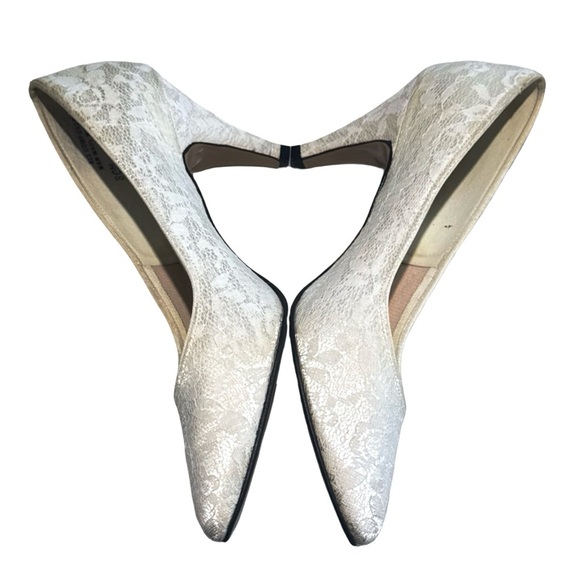 Inspirations By Myers Elegant Off-White/Cream Lace Heels. Size 8 - Picture 8 of 15